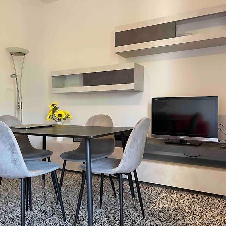 Lotus Home Eleganza E Accoglienza A Mantua Exterior foto